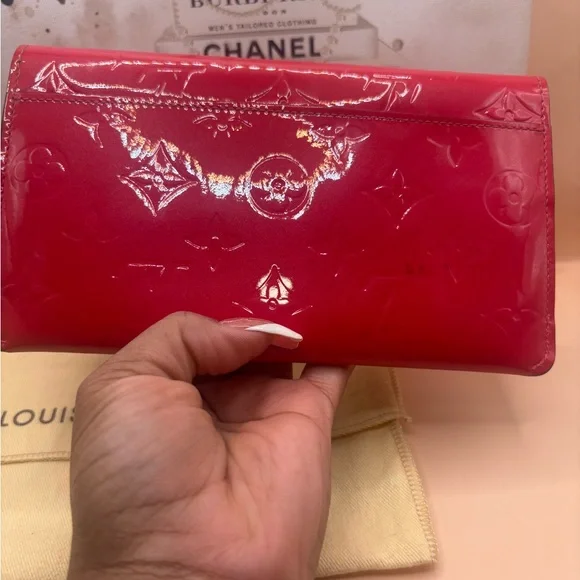 Louis Vuitton Vernis Sarah Wallet - Picture 5 of 9